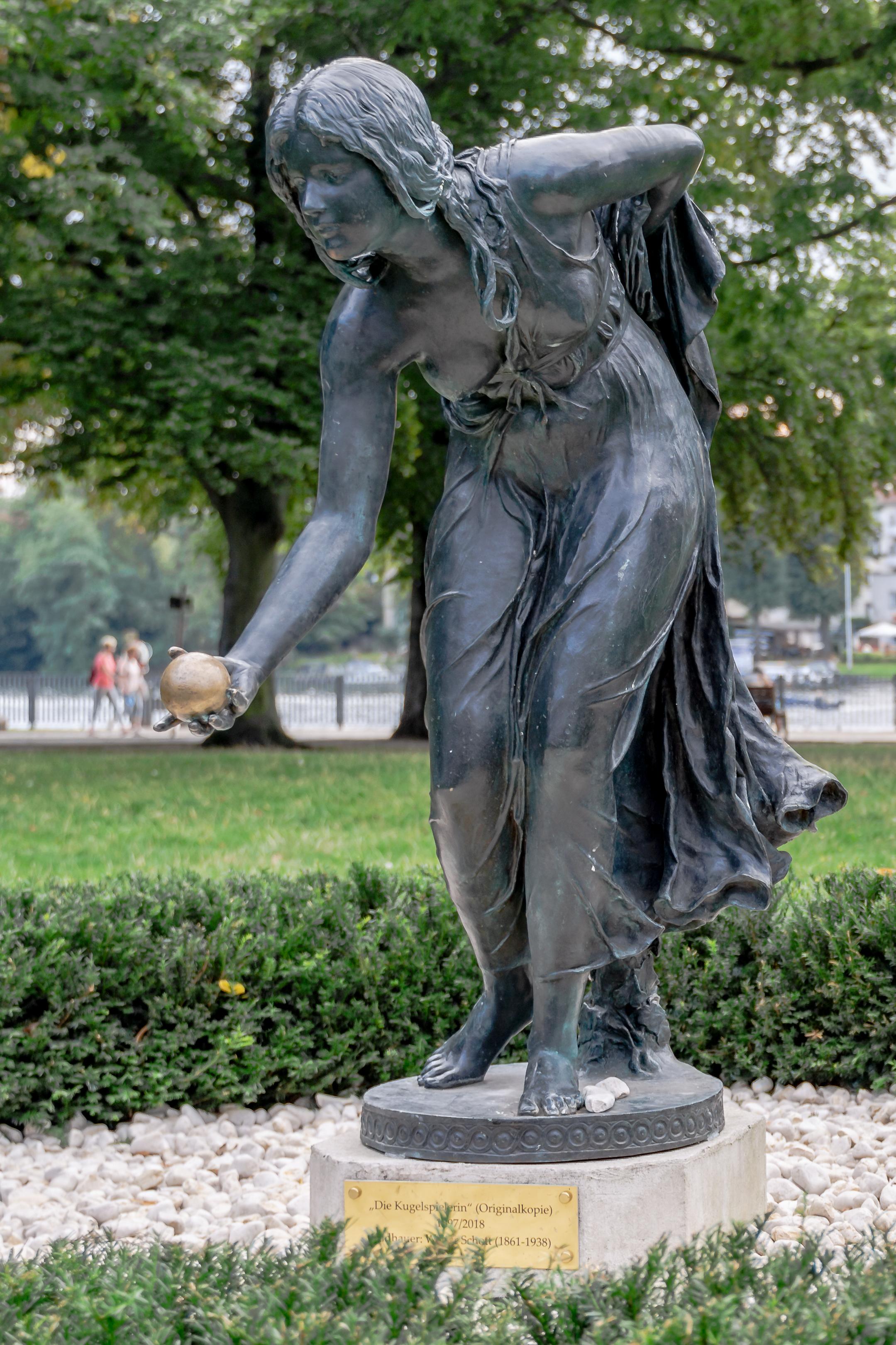 Die Kugelspielerin